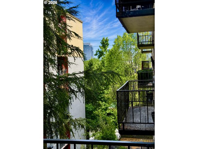 2021 Sw MAIN St 33, Portland, OR 97205
