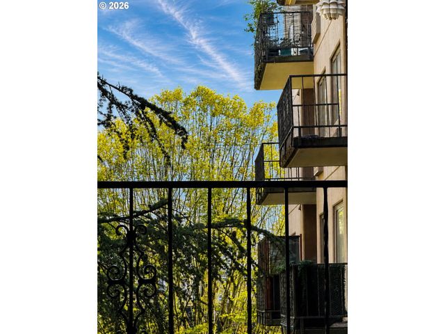 2021 Sw MAIN St 33, Portland, OR 97205
