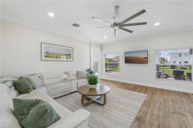 2538 Blackburn CIR, Cape Coral, FL 33991
