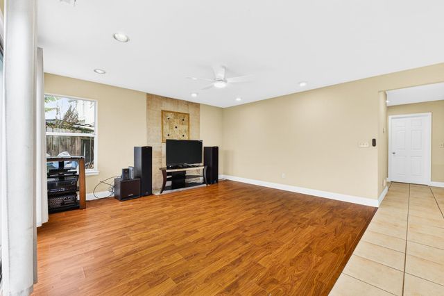 8880 Inisheer Way, Sacramento, CA 95828