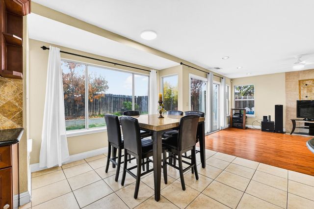 8880 Inisheer Way, Sacramento, CA 95828