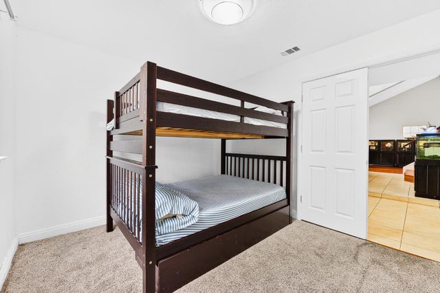 8880 Inisheer Way, Sacramento, CA 95828