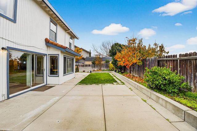 8880 Inisheer Way, Sacramento, CA 95828