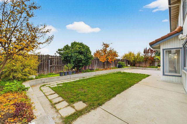 8880 Inisheer Way, Sacramento, CA 95828