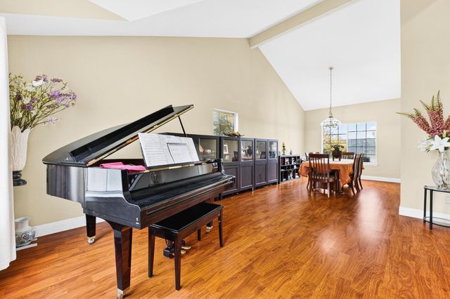 8880 Inisheer Way, Sacramento, CA 95828