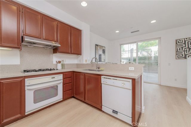 24 Daffodil, Irvine, CA 92618