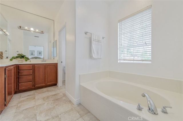 24 Daffodil, Irvine, CA 92618