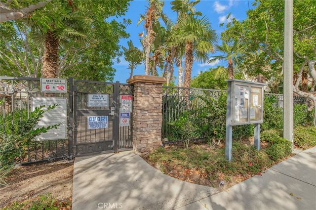 24 Daffodil, Irvine, CA 92618