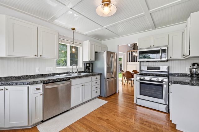 12149 Wisconsin Avenue N, Champlin, MN 55316