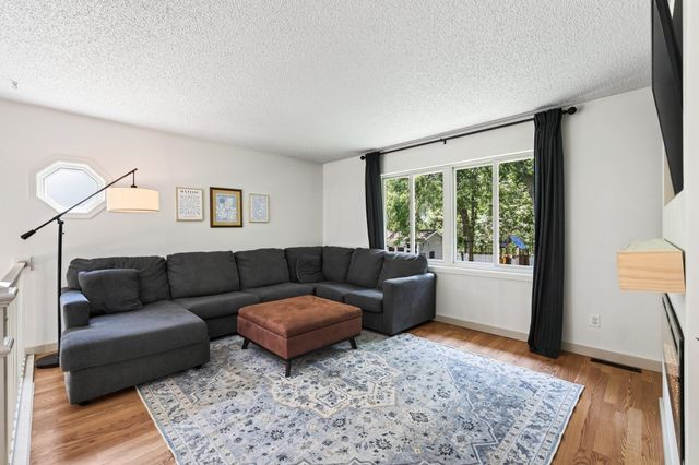 12149 Wisconsin Avenue N, Champlin, MN 55316