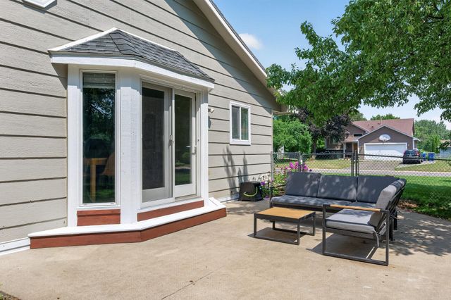 12149 Wisconsin Avenue N, Champlin, MN 55316