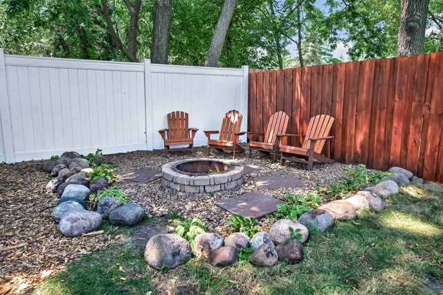12149 Wisconsin Avenue N, Champlin, MN 55316