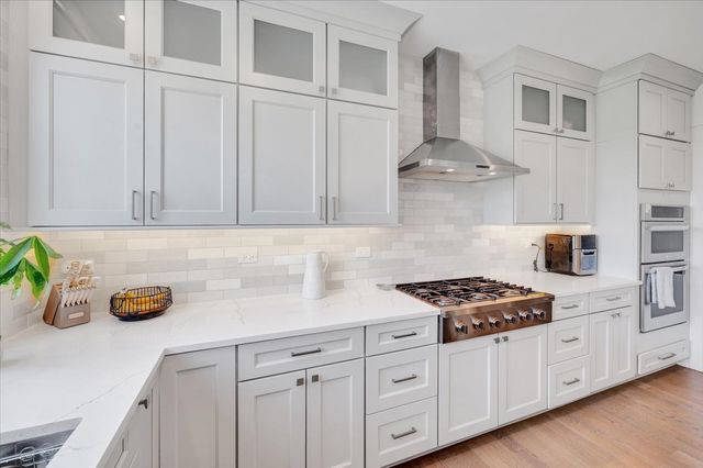 616 Birchwood Avenue, Des Plaines, IL 60018