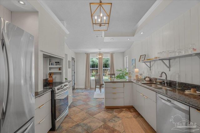 5801 Red Cedar St, Pensacola, FL 32507