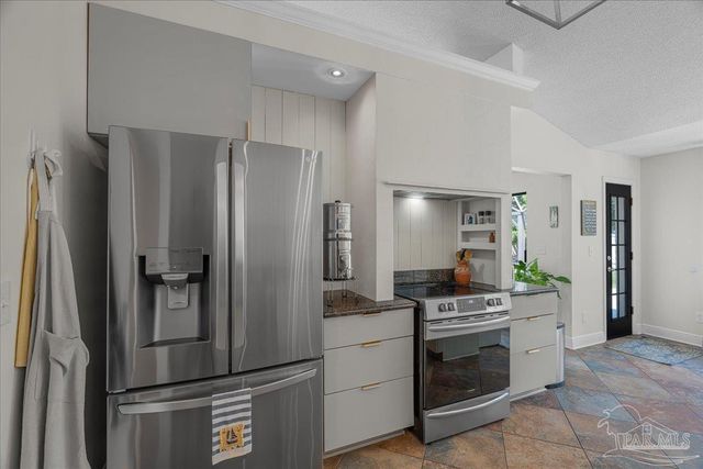 5801 Red Cedar St, Pensacola, FL 32507