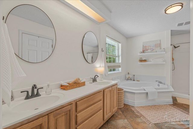 5801 Red Cedar St, Pensacola, FL 32507