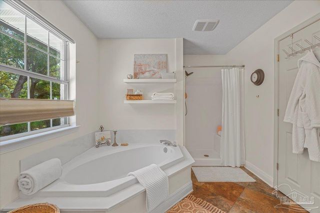 5801 Red Cedar St, Pensacola, FL 32507