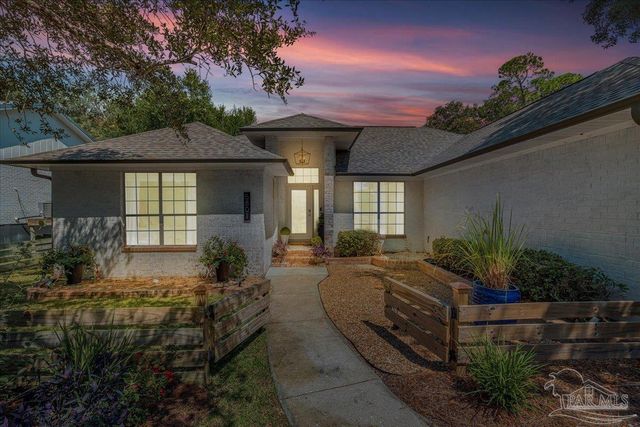 5801 Red Cedar St, Pensacola, FL 32507