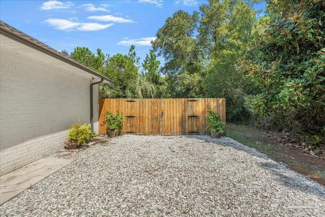 5801 Red Cedar St, Pensacola, FL 32507