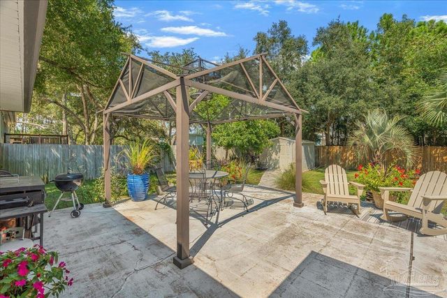 5801 Red Cedar St, Pensacola, FL 32507