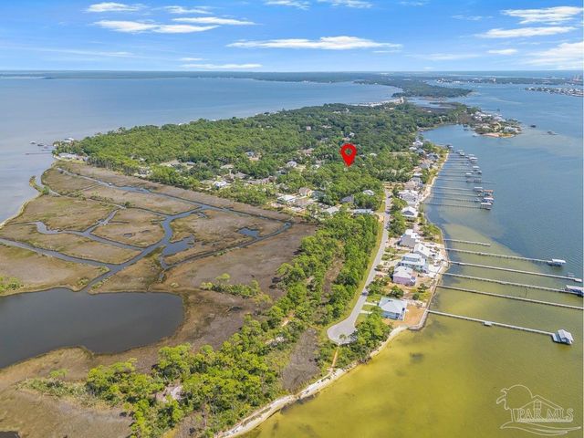 5801 Red Cedar St, Pensacola, FL 32507