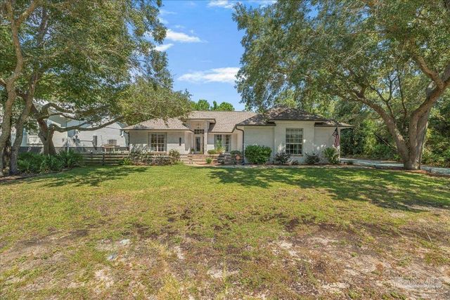 5801 Red Cedar St, Pensacola, FL 32507