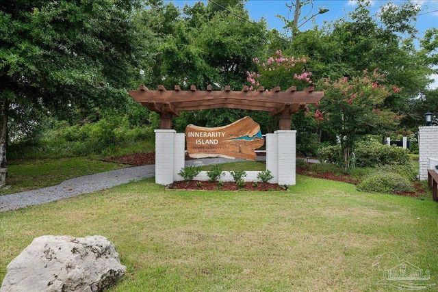 5801 Red Cedar St, Pensacola, FL 32507