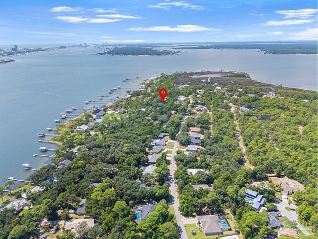 5801 Red Cedar St, Pensacola, FL 32507