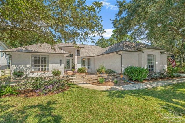 5801 Red Cedar St, Pensacola, FL 32507