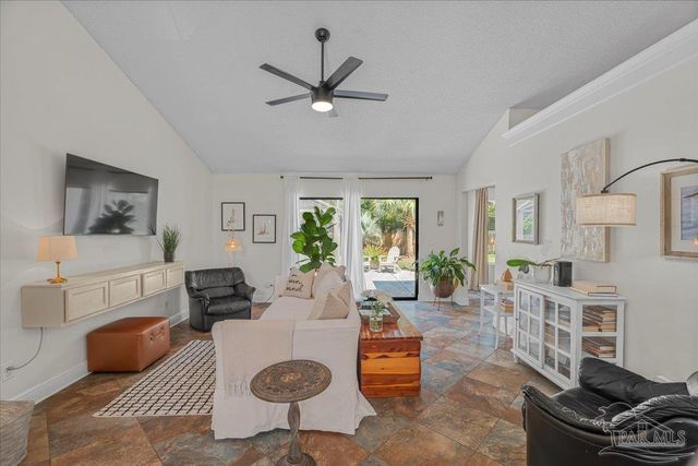 5801 Red Cedar St, Pensacola, FL 32507