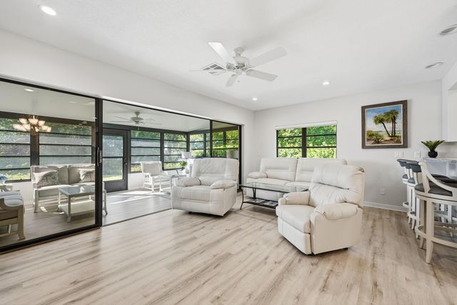 1102 SE Mitchell Ave Apt 308, Port St Lucie, FL 34952