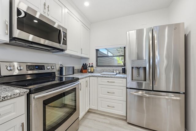 1102 SE Mitchell Ave Apt 308, Port St Lucie, FL 34952