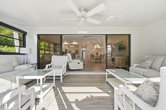 1102 SE Mitchell Ave Apt 308, Port St Lucie, FL 34952