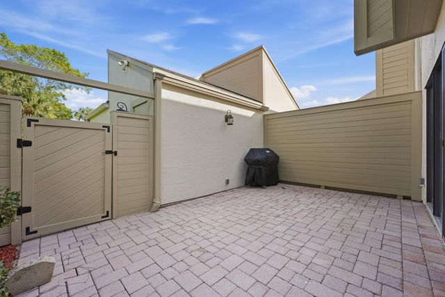 1102 SE Mitchell Ave Apt 308, Port St Lucie, FL 34952