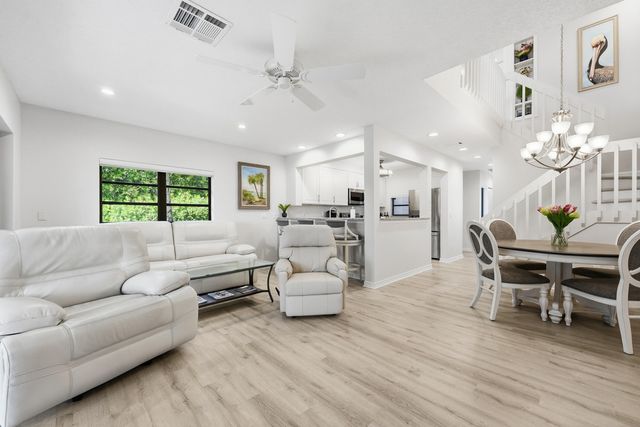 1102 SE Mitchell Ave Apt 308, Port St Lucie, FL 34952