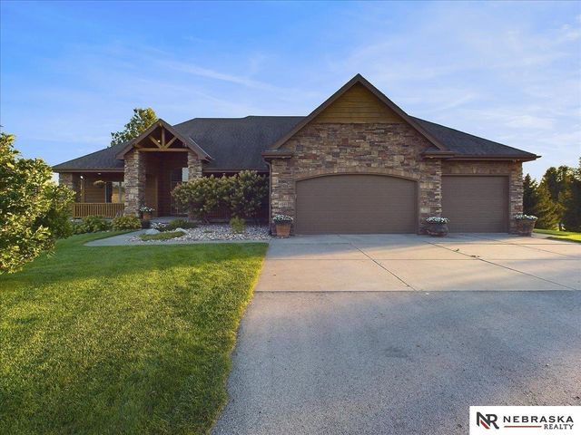6541 Russell Emmett Court, Papillion, NE 68133