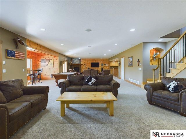 6541 Russell Emmett Court, Papillion, NE 68133