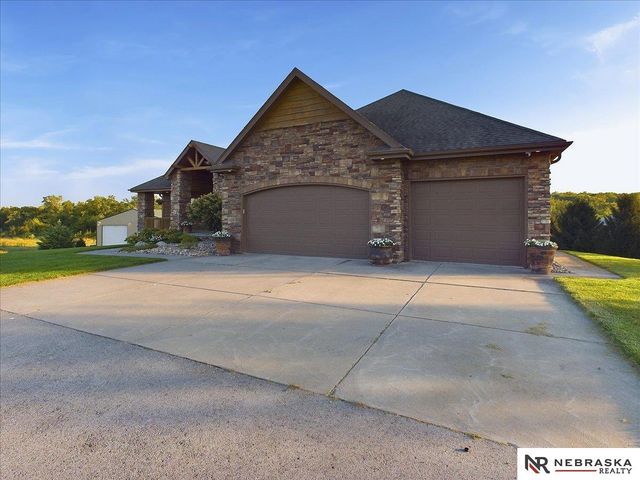 6541 Russell Emmett Court, Papillion, NE 68133