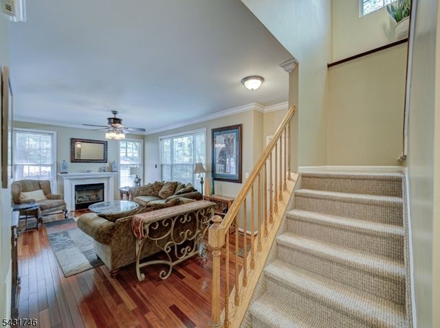 10 Cypress Ct, Clinton Town, NJ 08809