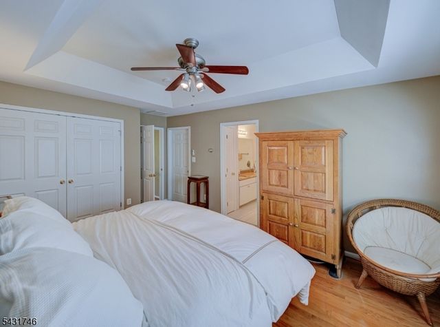 10 Cypress Ct, Clinton Town, NJ 08809