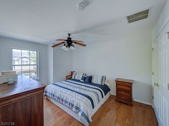 10 Cypress Ct, Clinton Town, NJ 08809