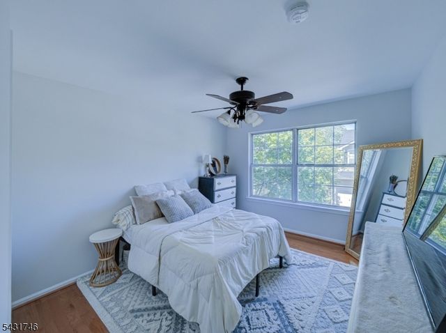 10 Cypress Ct, Clinton Town, NJ 08809
