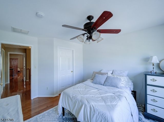10 Cypress Ct, Clinton Town, NJ 08809