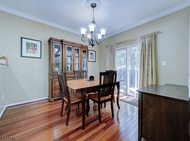10 Cypress Ct, Clinton Town, NJ 08809