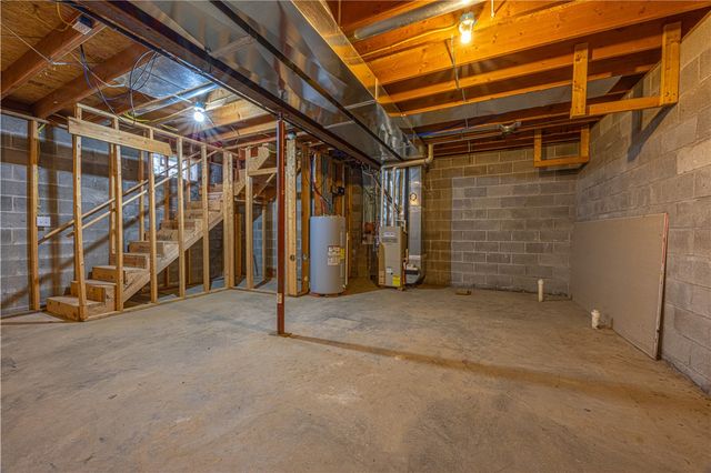 13 Trader St, Uniontown, PA 15401