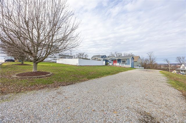 13 Trader St, Uniontown, PA 15401