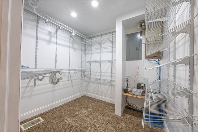 13 Trader St, Uniontown, PA 15401