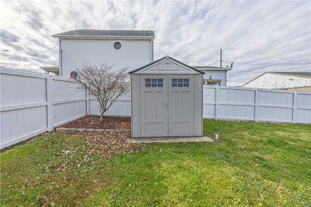 13 Trader St, Uniontown, PA 15401