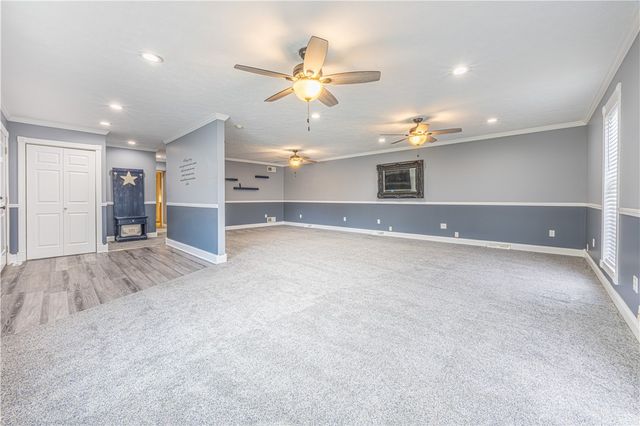 13 Trader St, Uniontown, PA 15401