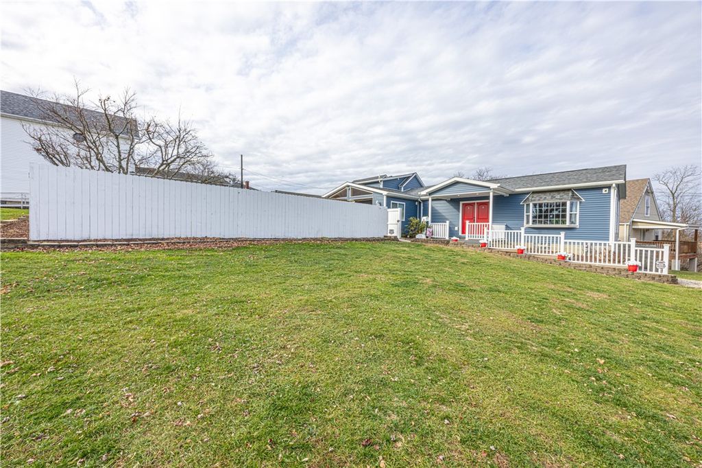 13 Trader St, Uniontown, PA 15401